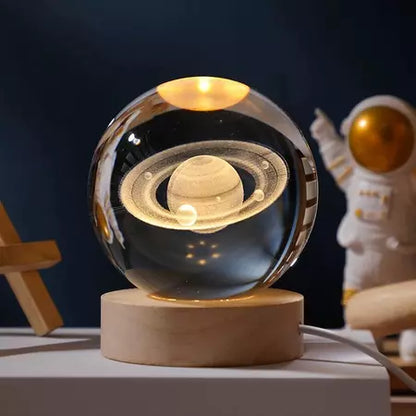 Luminária Saturno 3D Bola de Cristal com Base de Madeira LED